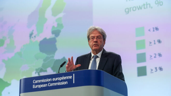 η-ισοτιμία-ευρώ-δολαρίου-και-η-πολιτ-563027554