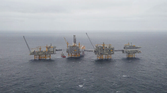 ft-βαριά-πληγωμένη-η-gazprom-από-τις-κυρώσεις-μ-563024032