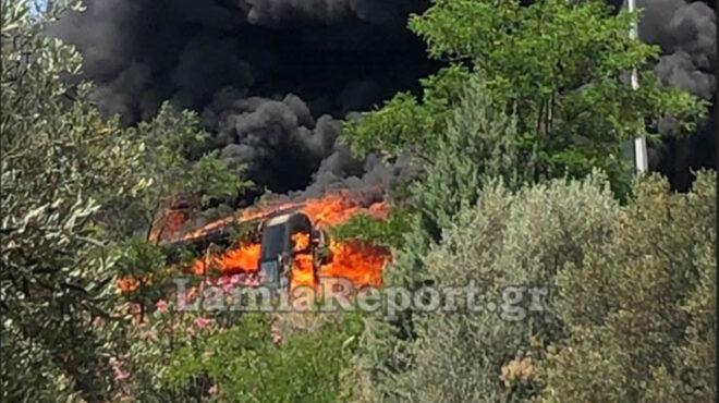 λαμία-φωτιά-σε-τουριστικό-λεωφορείο-β-563037412