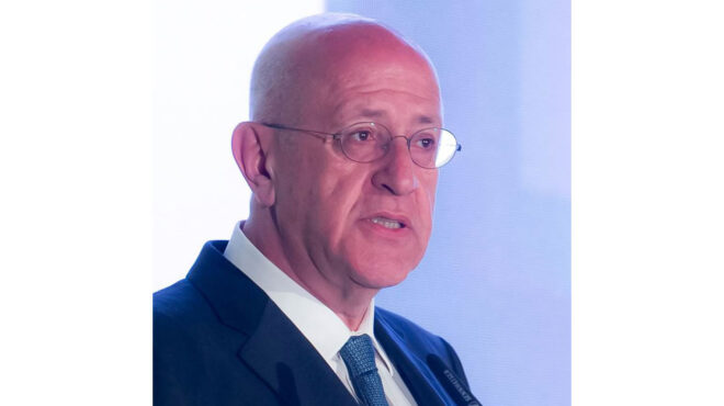 βραβεύθηκε-από-το-alba-ο-επιχειρηματίας-σ-563029534