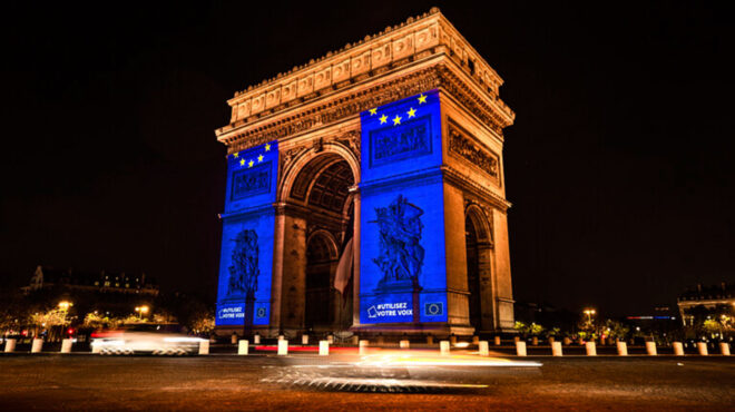 ημέρα-της-ευρώπης-φωταγωγήθηκαν-εμβλ-563017279