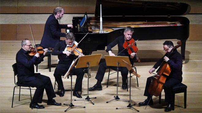 υποδειγματικές-ερμηνείες-από-το-κουα-563032831