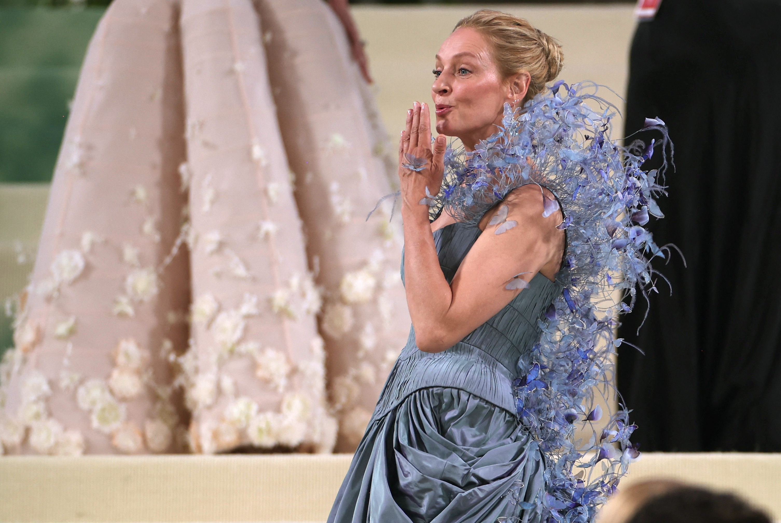 Met Gala: Το κόκκινο χαλί πλημμύρισε λουλούδια και φλοράλ πόζες-12