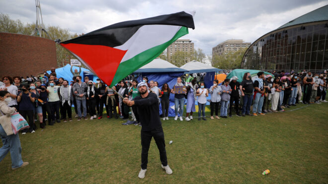 ηπα-επέμβαση-της-αστυνομίας-σε-mit-και-πα-563018983