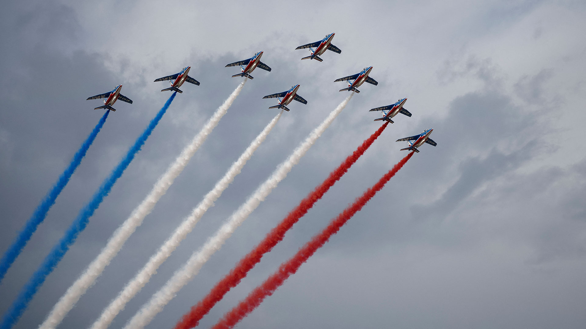 Εντυπωσιακές εικόνες στη Μασσαλία: Χιλιάδες Γάλλοι για την Ολυμπιακή Φλόγα (Βίντεο)-4