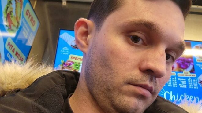 ρωσία-αμερικανός-στρατιώτης-που-κρατ-563027665