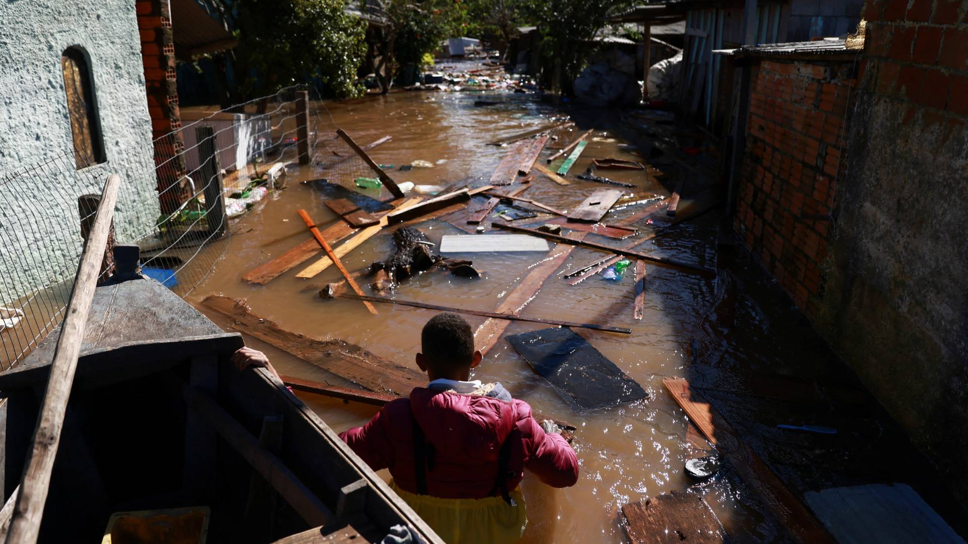 Πλημμύρες στη Βραζιλία: Τα νερά υποχωρούν και αποκαλύπτουν το χάος (εικόνες)-2