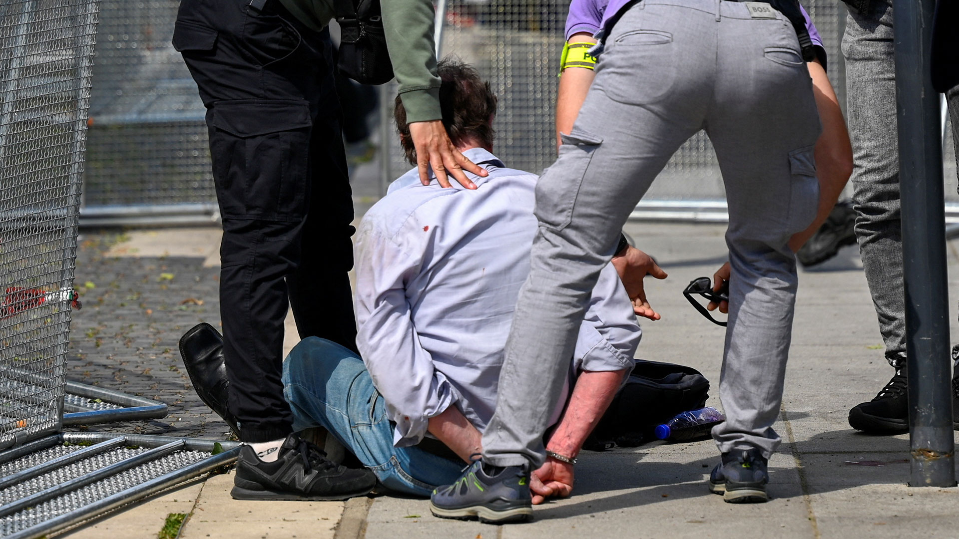 Πυροβόλησαν τον πρωθυπουργό της Σλοβακίας – Συνελήφθη ο δράστης-2