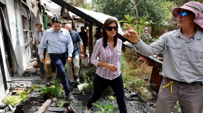 νίκι-χέιλι-εγραψε-αποτελειώστε-τους-563048542