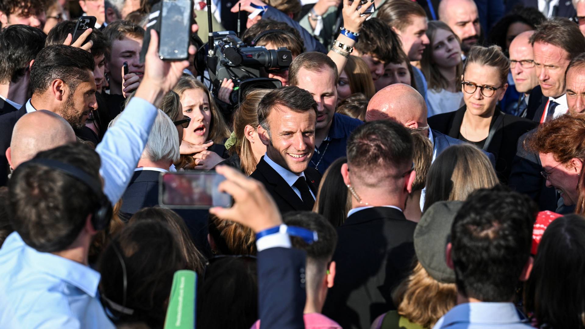 Μακρόν από Γερμανία: «Ενας κακός άνεμος πνέει στην Ευρώπη – Ας ξυπνήσουμε»-2