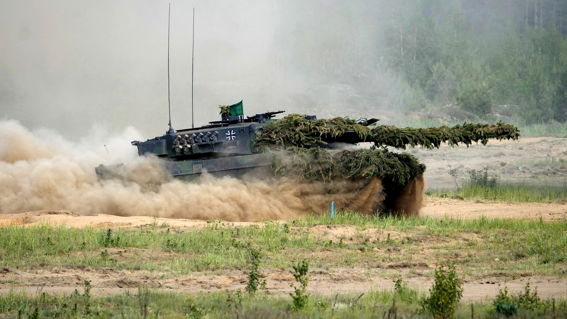 ΝΑΤΟ: Κρίσιμες επαφές στην Πράγα για τη χρήση δυτικών όπλων από το Κίεβο – Η στάση των χωρών-1