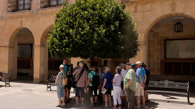 είναι-ο-καθρέπτης-μας-η-ισπανία-563051581
