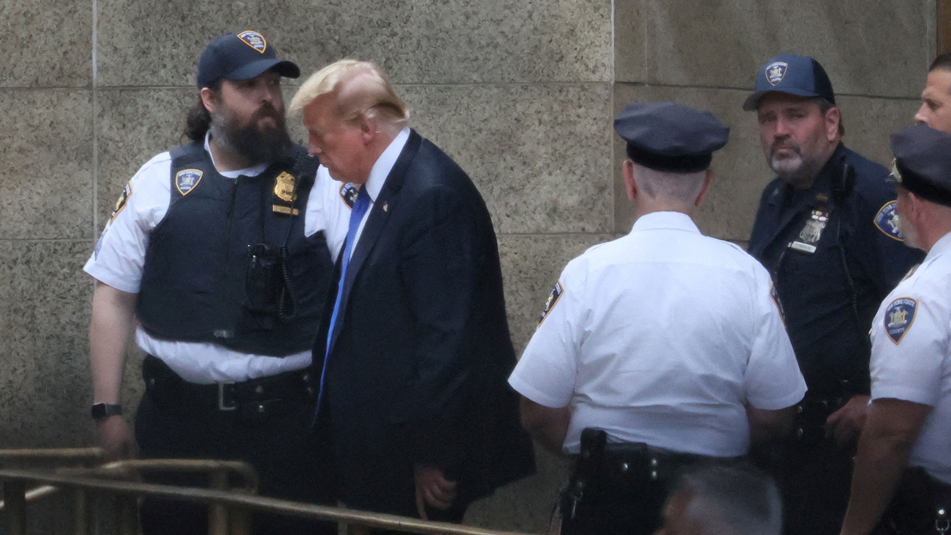 Δίκη Τραμπ: Ενοχος και για τις 34 κατηγορίες στην υπόθεση Στόρμι Ντάνιελς-1