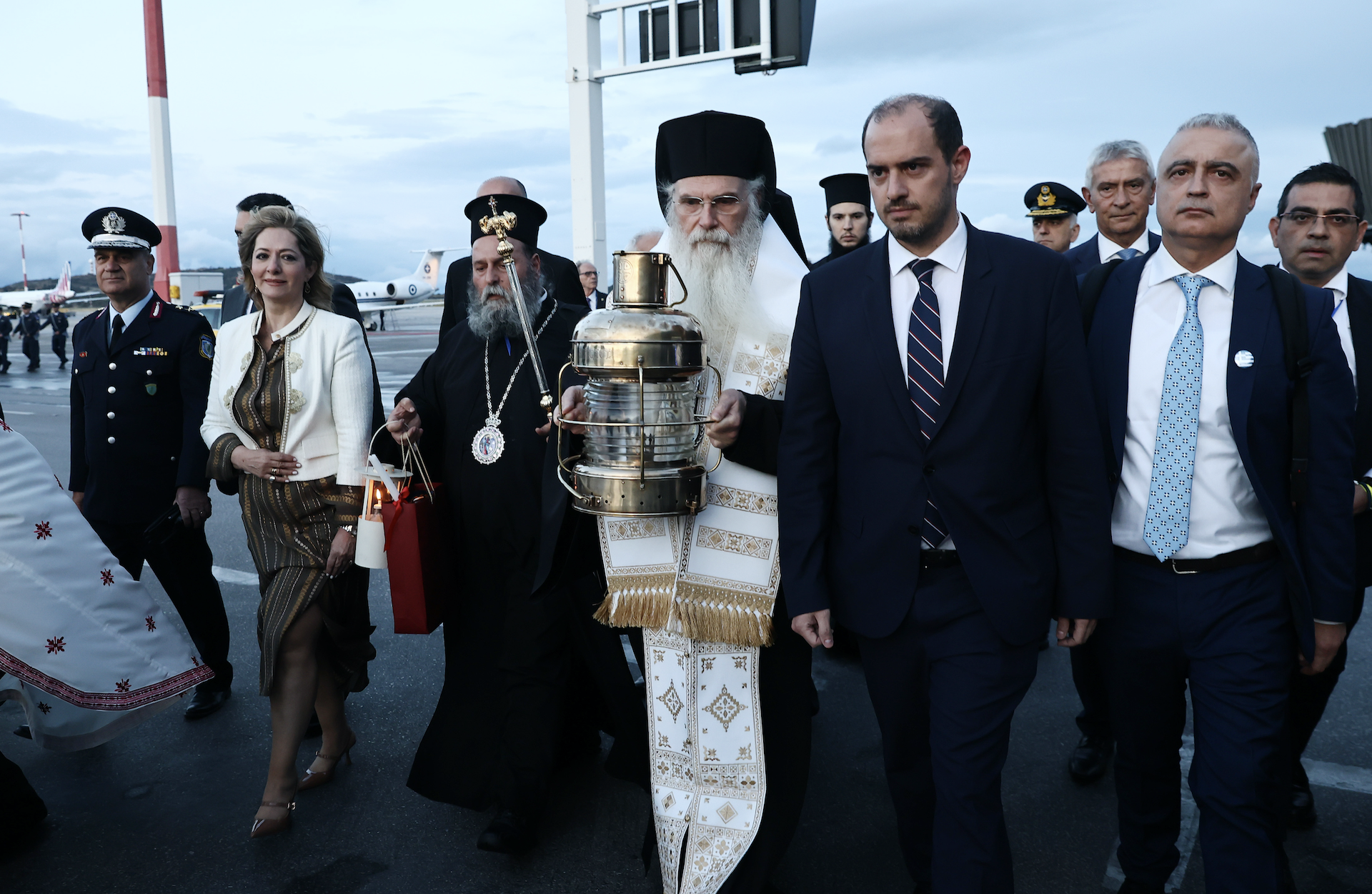 Με κατάνυξη γιορτάστηκε η Ανάσταση σε όλη τη χώρα-2