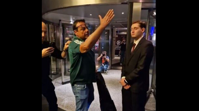 βερολίνο-ενταση-έξω-από-το-ξενοδοχείο-563038090