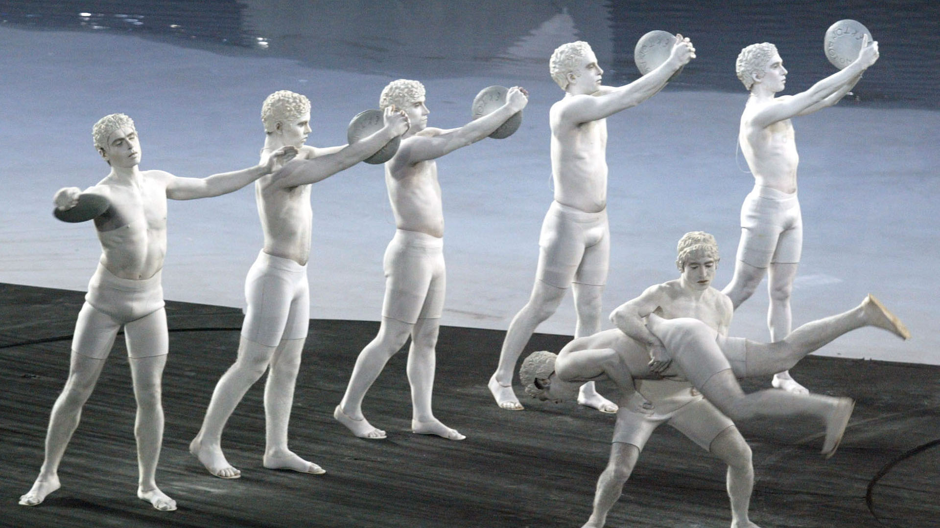 Τι θυμούνται οι millennials από το «ένδοξο» 2004-2