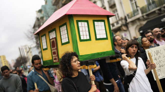 στη-δίνη-στεγαστικής-κρίσης-η-ευρώπη-563037190