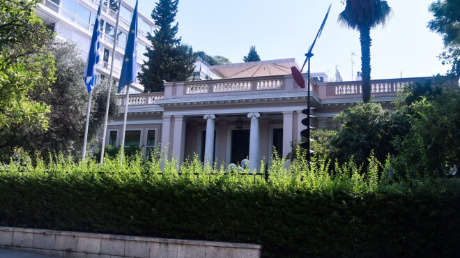 νέα-δημοκρατία-στην-κάλπη-με-τρία-διλή-563008225