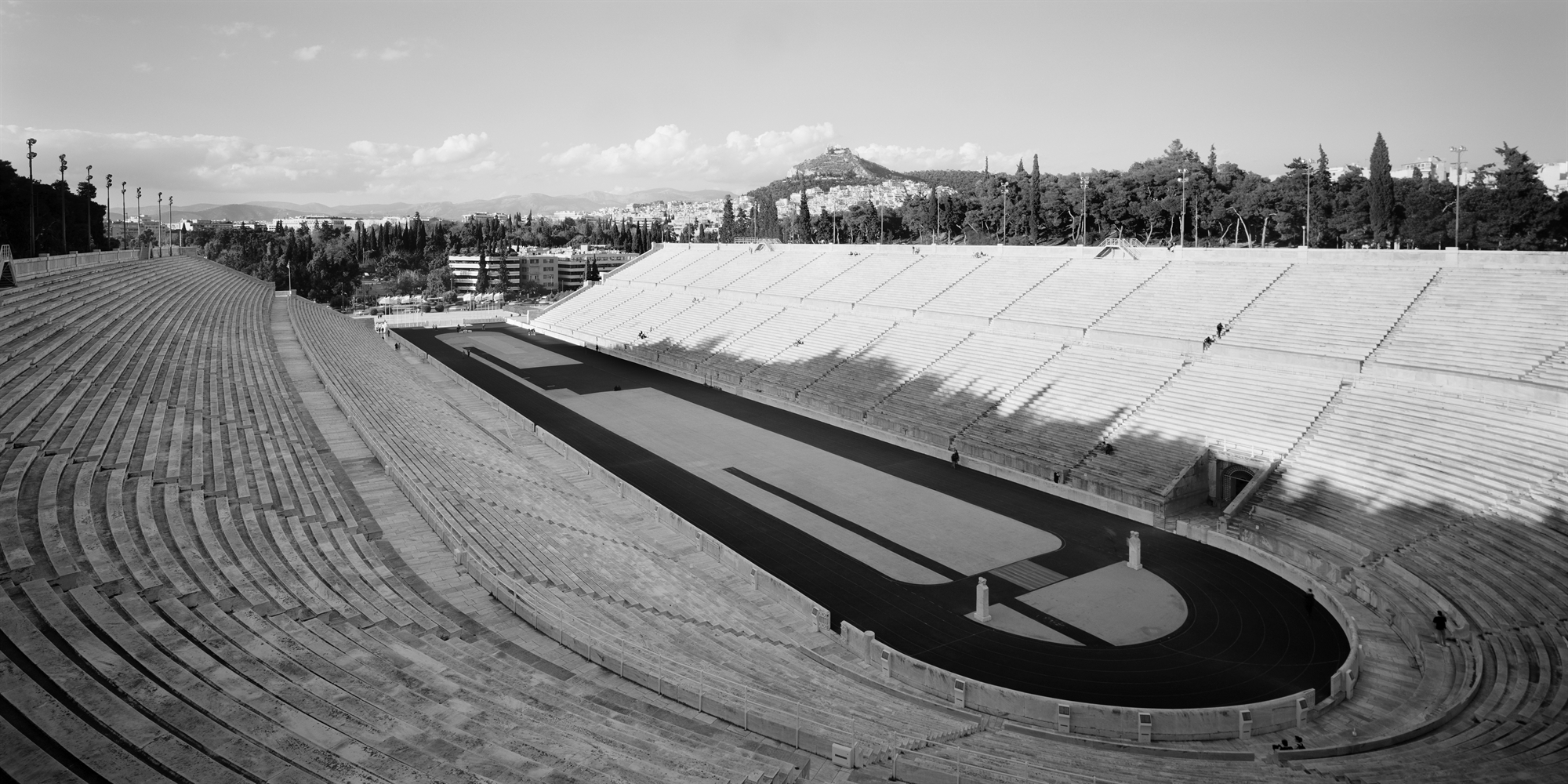 Εκθεση Εριέτας Αττάλη: Η σκιά της Ρήνειας και το φως της Δήλου-3