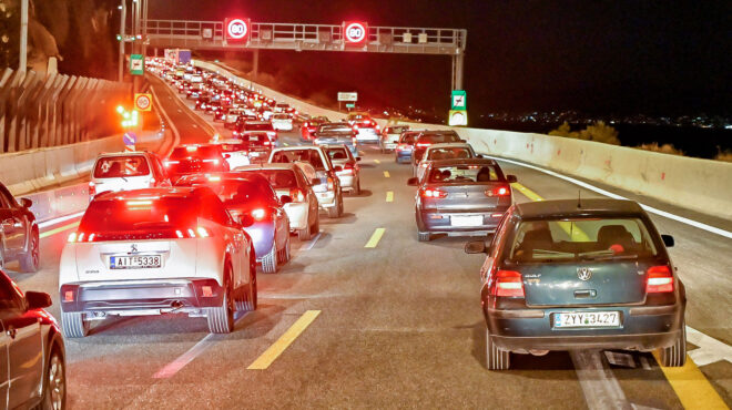 αυξημένη-παραμένει-η-κίνηση-στην-αθην-563013655