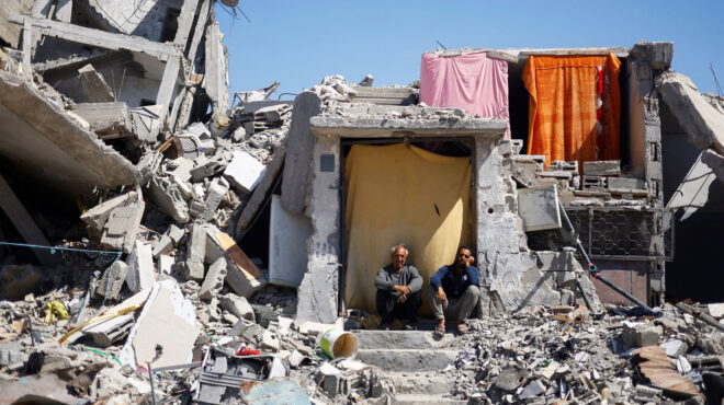 σφοδρές-μάχες-διεξάγονται-σε-όλη-τη-γά-563025670