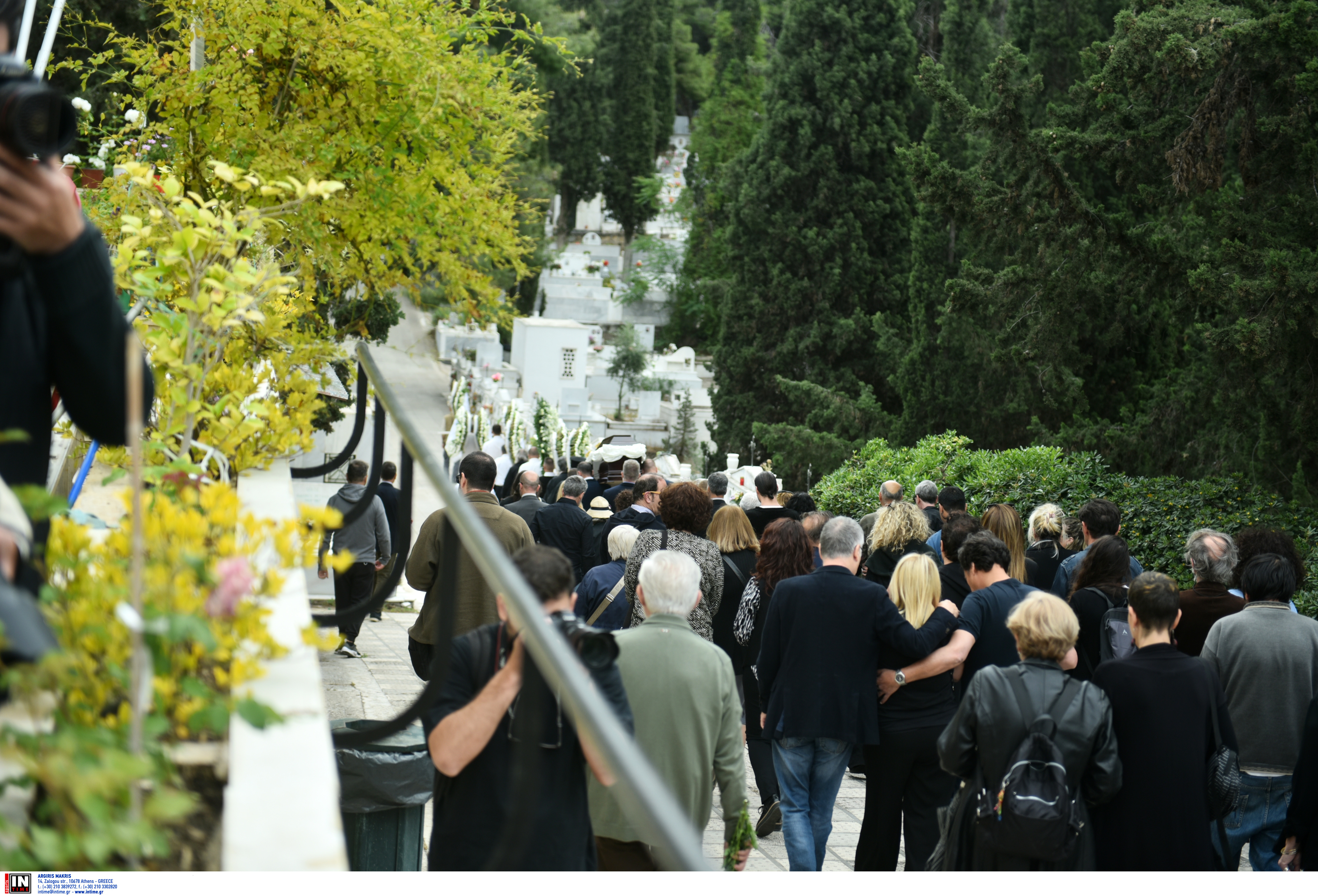 Αννα Παναγιωτοπούλου: Πλήθος κόσμου στο ύστατο χαίρε-6