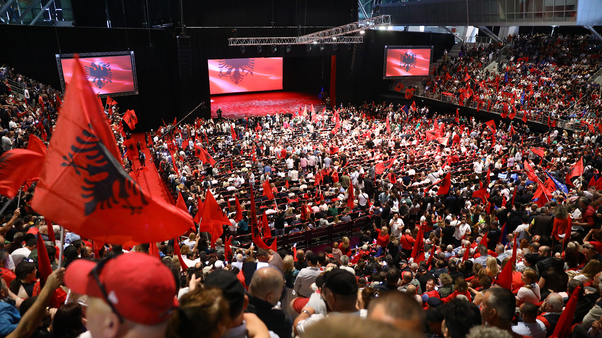 Αλβανοί στην «Κ» για ομιλία Ράμα: «Θα μπορούσε να είχε έρθει όταν ανέβαινε η Χ.Α.»-1