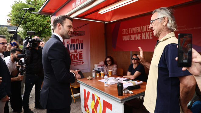 στέφανος-κασσελάκης-βότσαλα-στη-λίμν-563037202