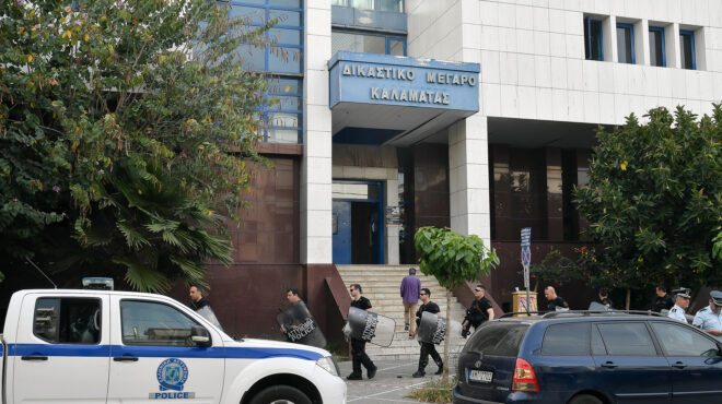 ναυάγιο-στην-πύλο-ελεύθεροι-οι-εννέα-α-563035372