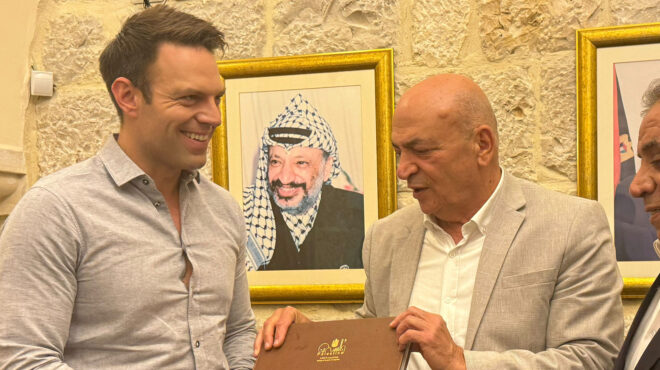 στ-κασσελάκης-το-τριπλό-μήνυμα-από-την-563046721