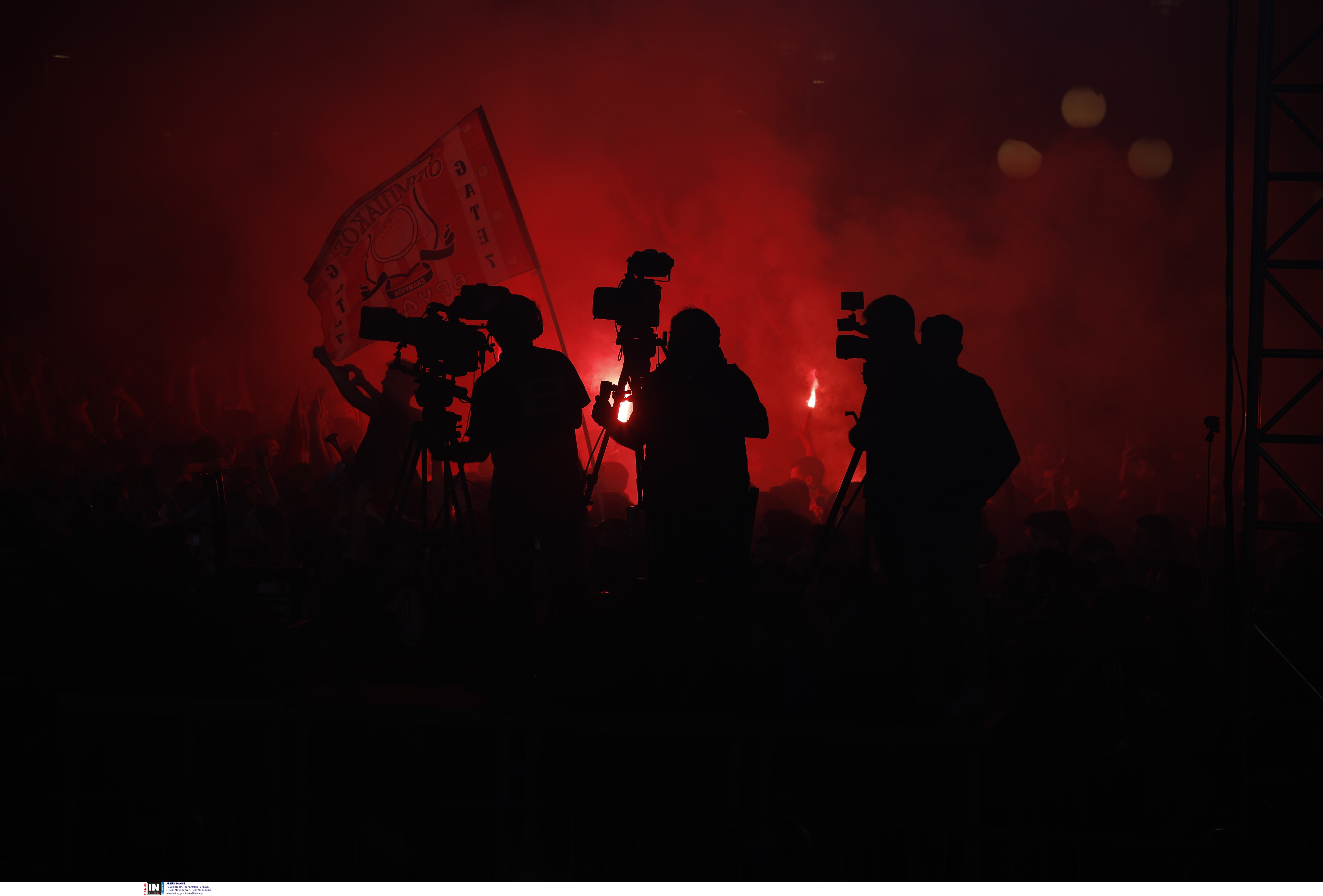 Ολυμπιακός: Ολονύχτιο πάρτι στον Πειραιά για την κατάκτηση του Conference League-2