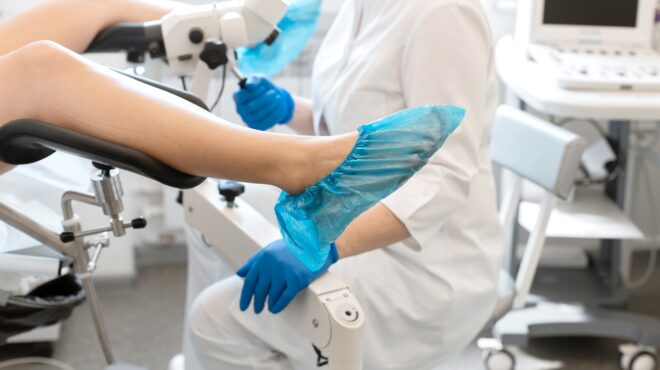 η-έξαλλη-τρυφερότητα-ενός-γυναικείου-563020702