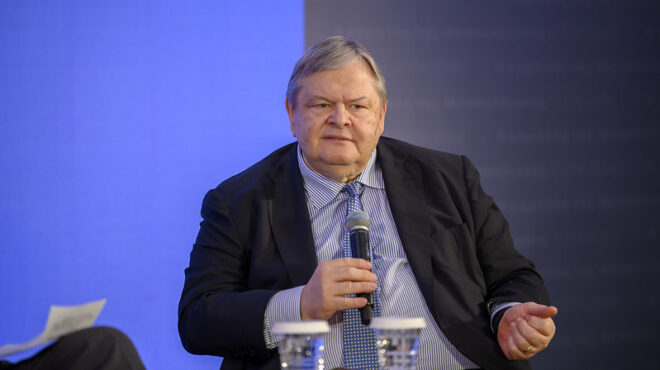 η-καμπύλη-της-μεταπολίτευσης-πώς-θα-563026135