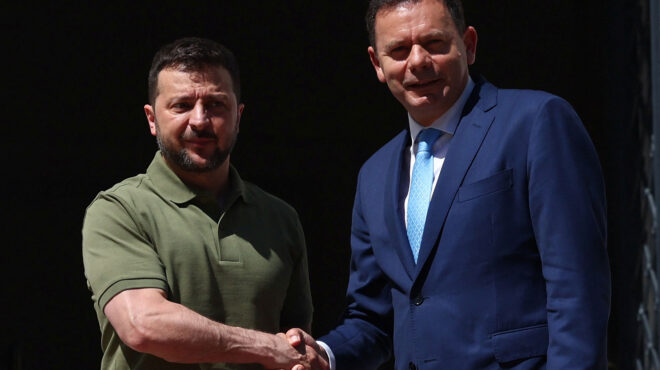 η-γαλλία-κοντά-στην-αποστολή-στρατιω-563047801