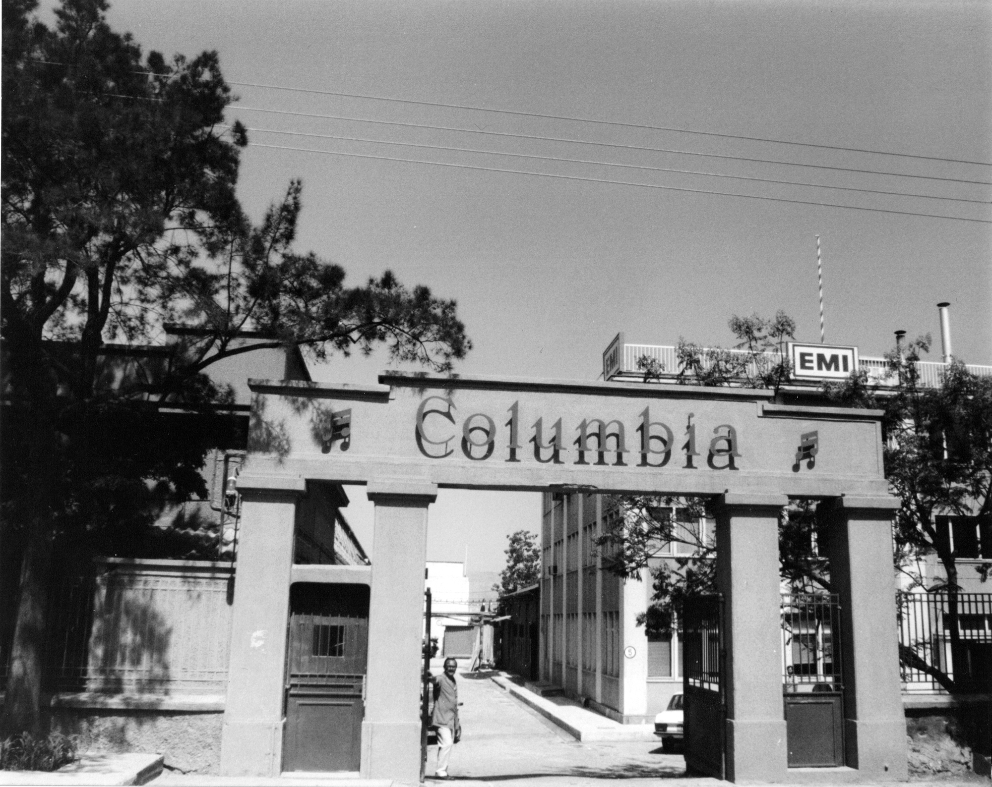 Στο στούντιο με τον Μάνο Χατζιδάκι-2