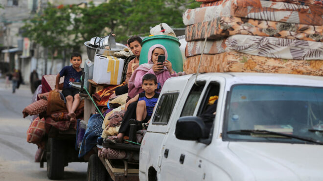 ισραηλινά-άρματα-μάχης-στο-κέντρο-της-563047459