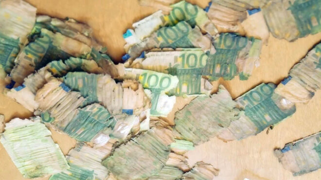 τα-κλεμμένα-χαρτονομίσματα-της-λιβύη-563024017