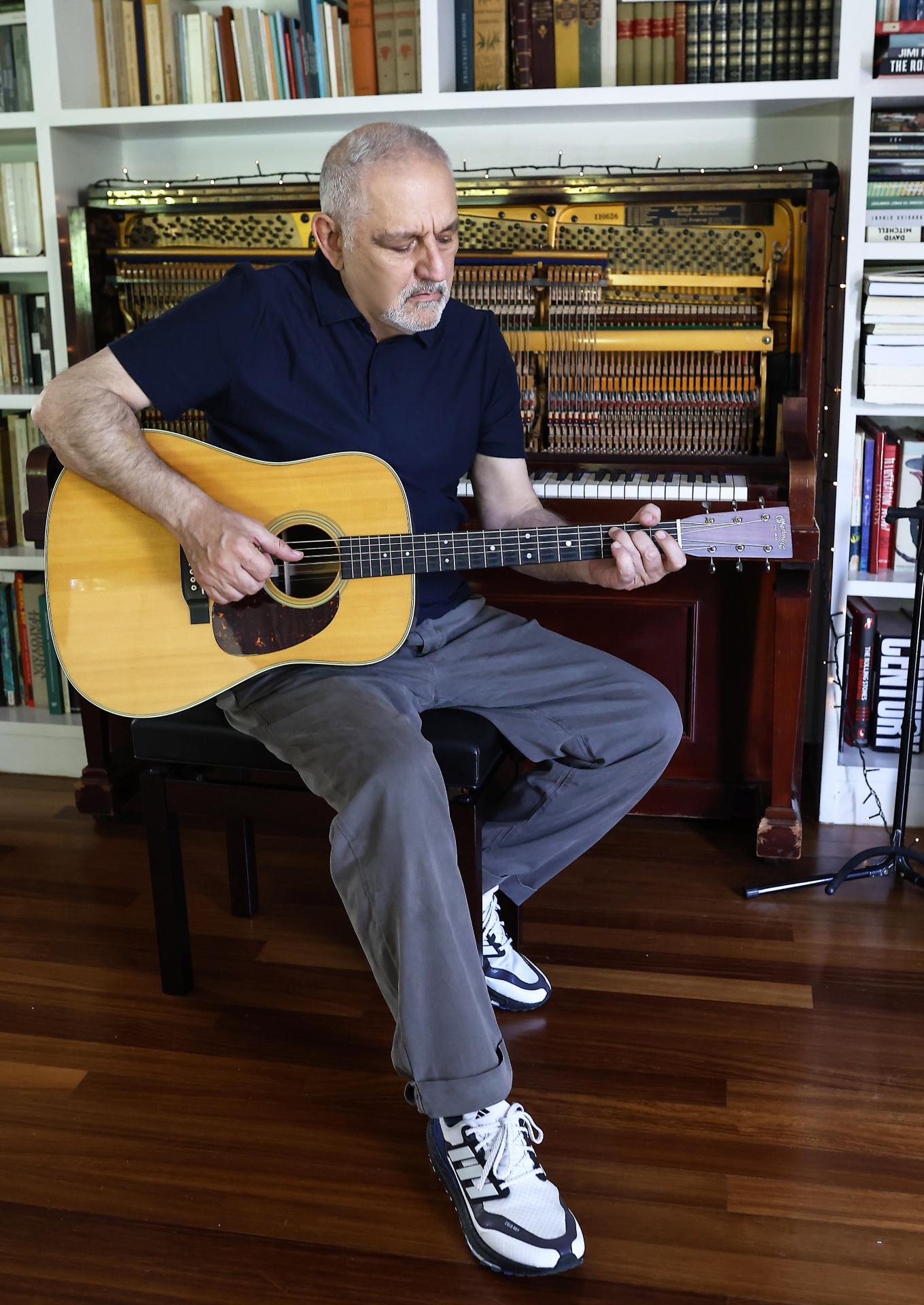 Νίκος Πορτοκάλογλου στην «Κ»: «Οσο περνάνε τα χρόνια, αισθάνομαι και πιο τυχερός που ζω στην Ελλάδα»-4