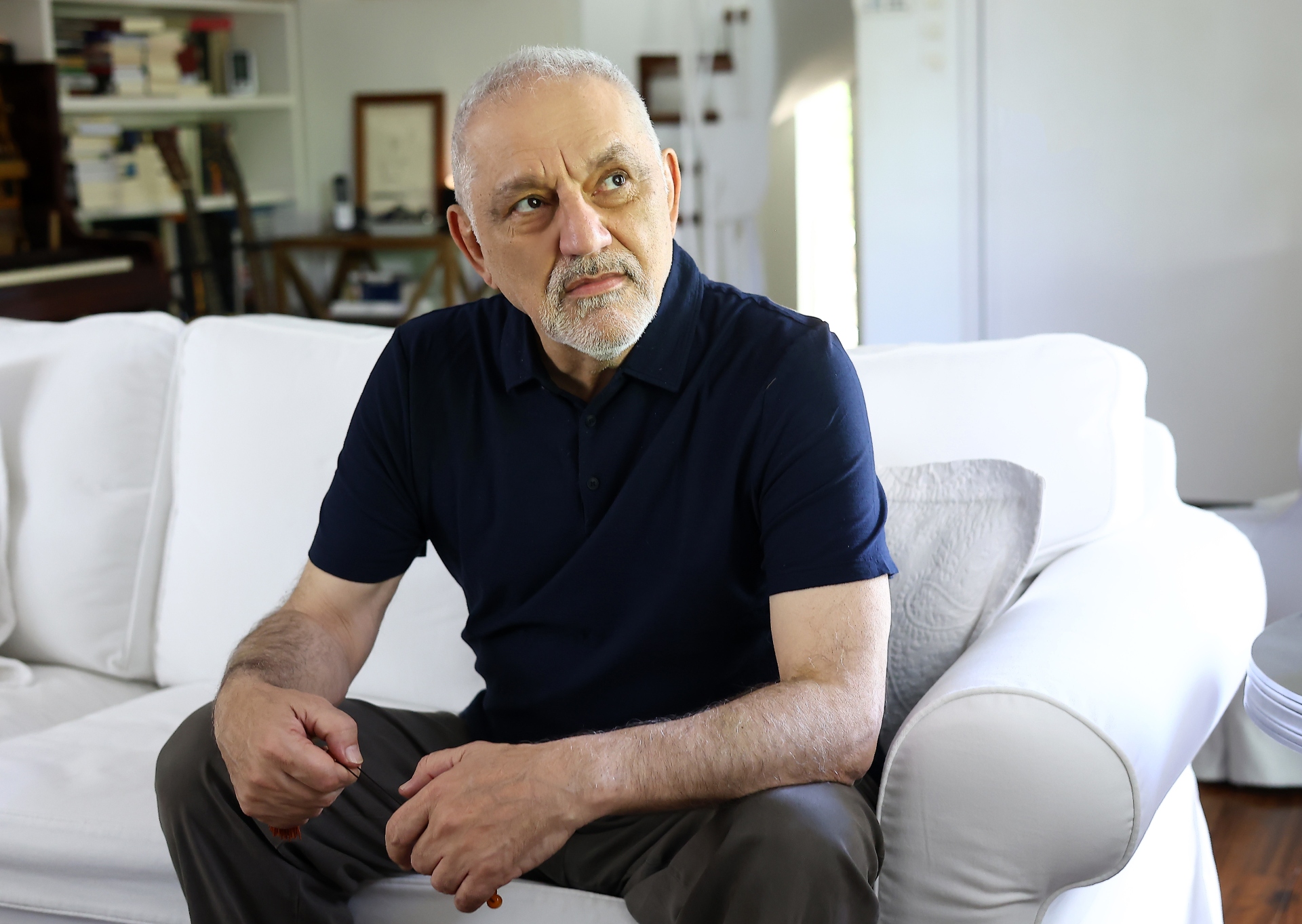 Νίκος Πορτοκάλογλου στην «Κ»: «Οσο περνάνε τα χρόνια, αισθάνομαι και πιο τυχερός που ζω στην Ελλάδα»-5