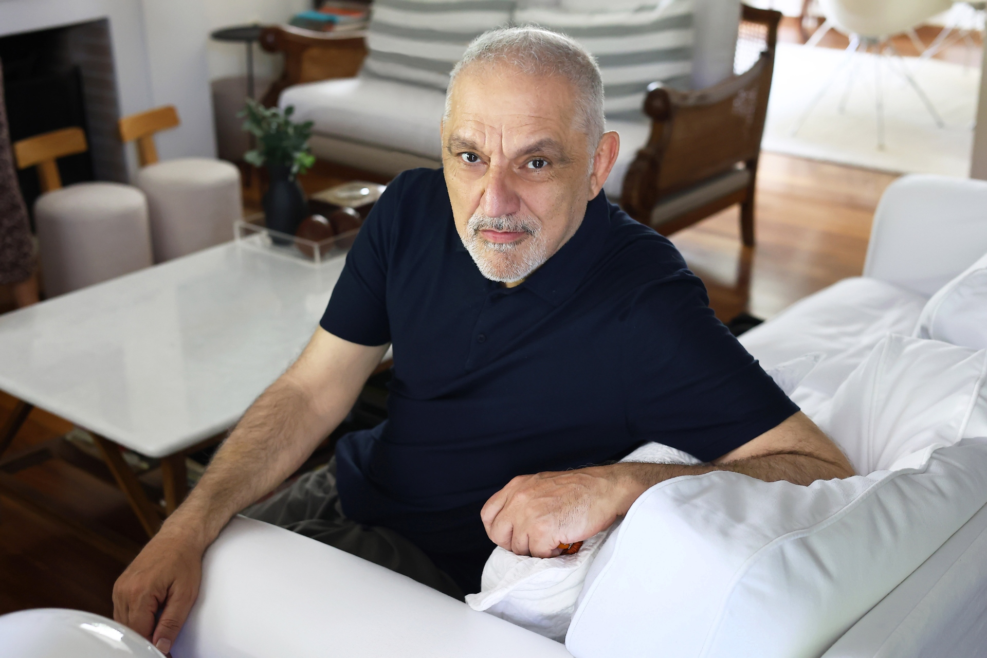 Νίκος Πορτοκάλογλου στην «Κ»: «Οσο περνάνε τα χρόνια, αισθάνομαι και πιο τυχερός που ζω στην Ελλάδα»-1