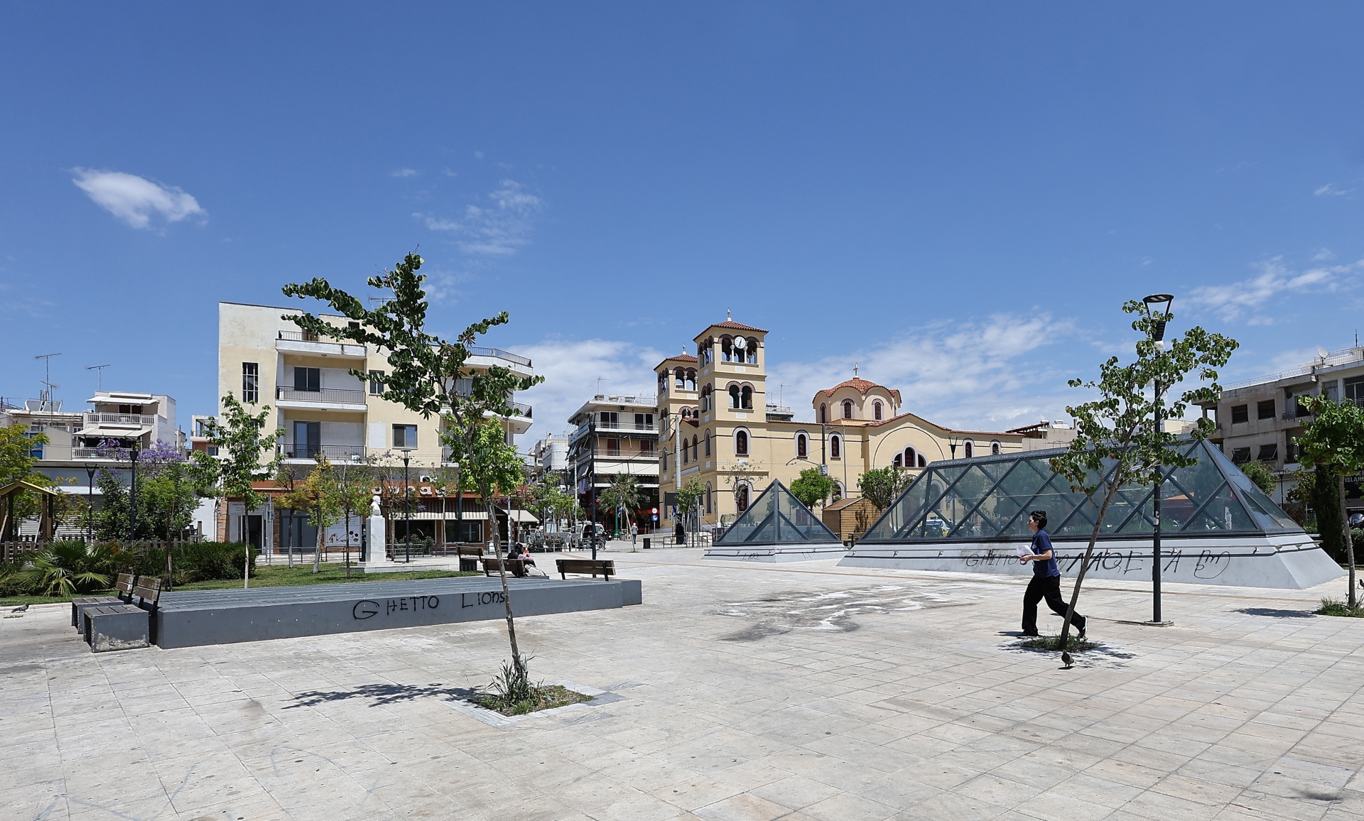 Νίκαια: Μία γειτονιά παλαιάς κοπής-3