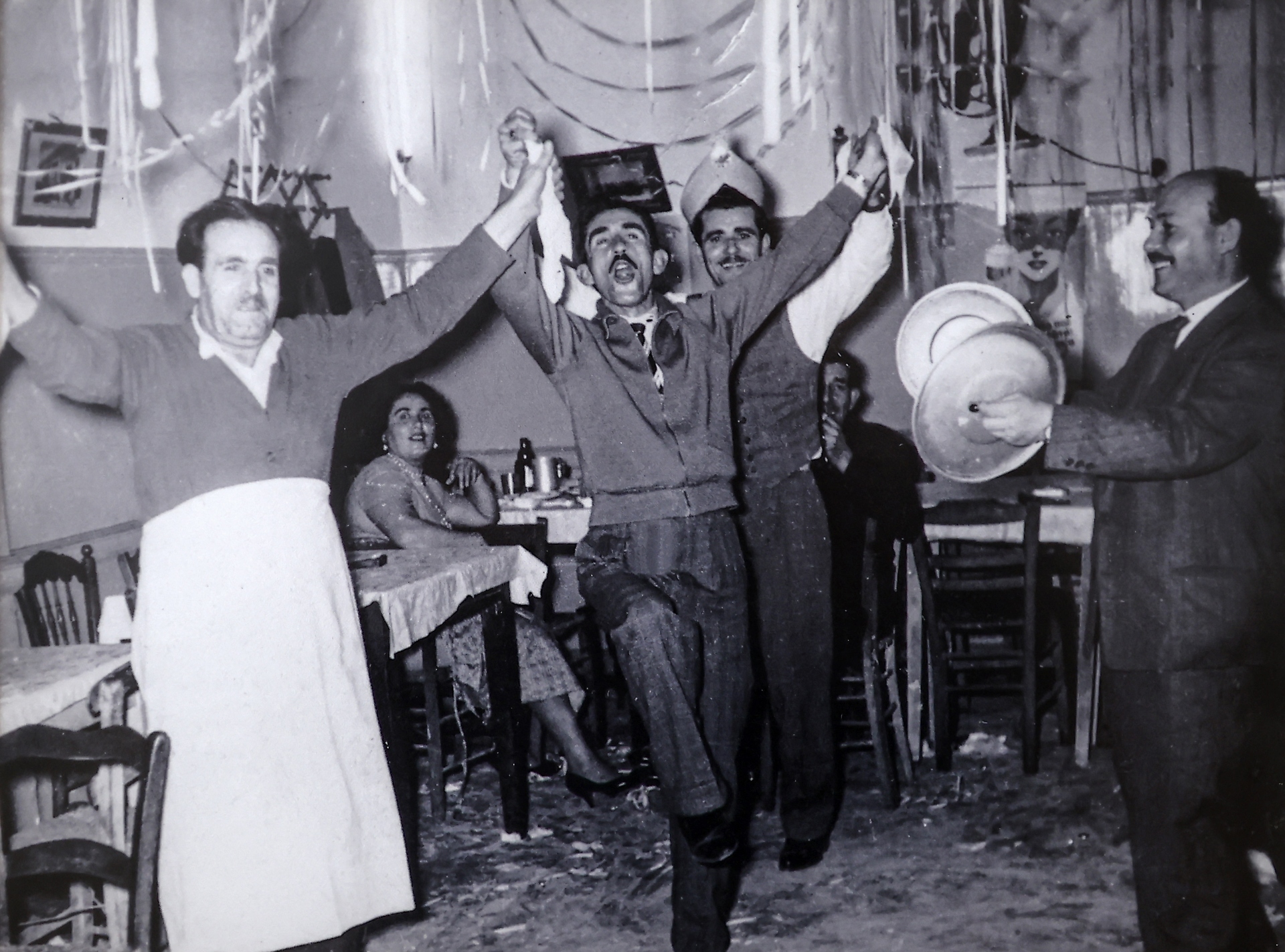 Νίκαια: Μία γειτονιά παλαιάς κοπής-17