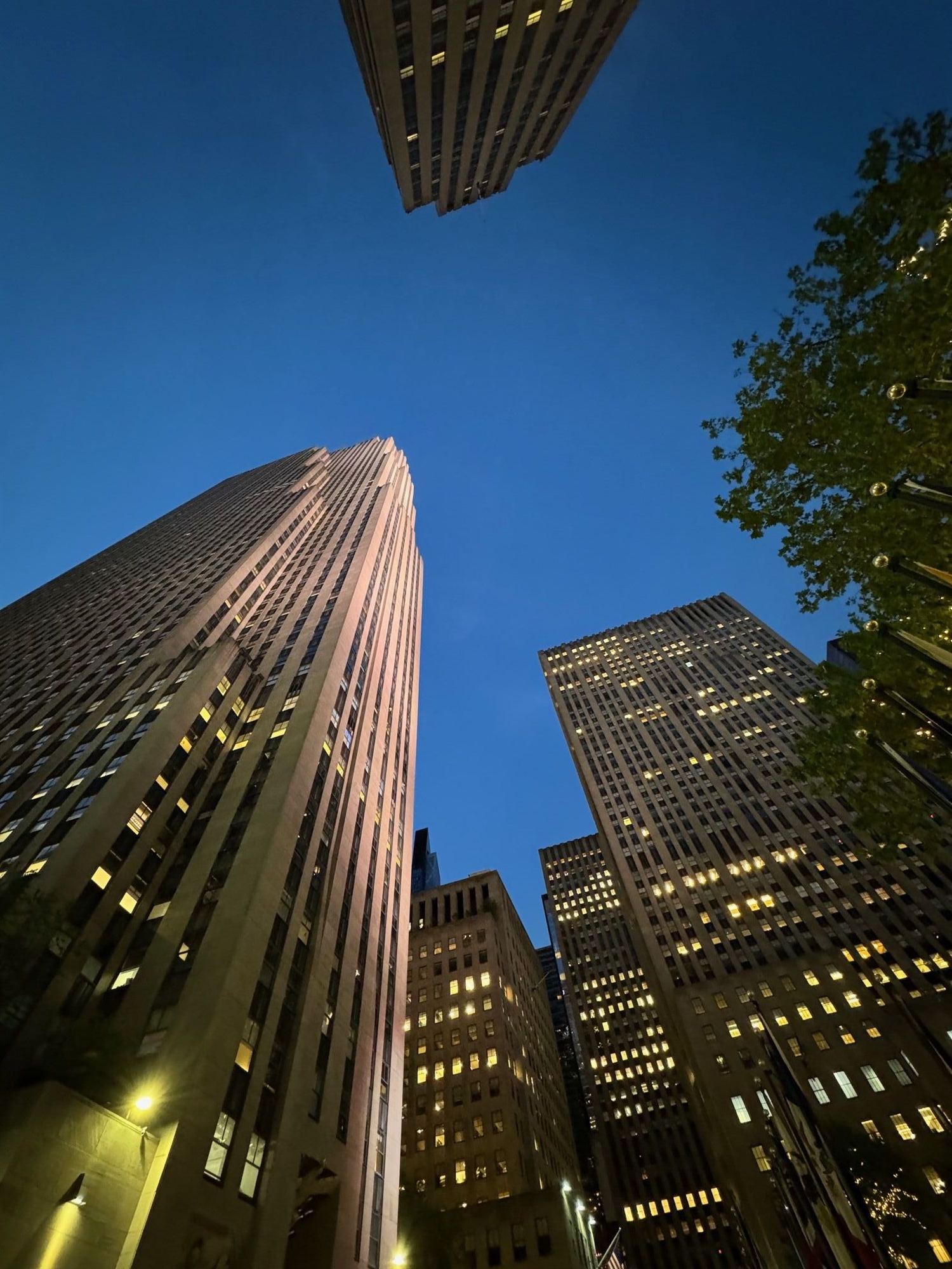 Γράμμα από τη Νέα Υόρκη: διαδηλώσεις στο Met Gala, κοσμοπολιτισμός και ακρίβεια-2