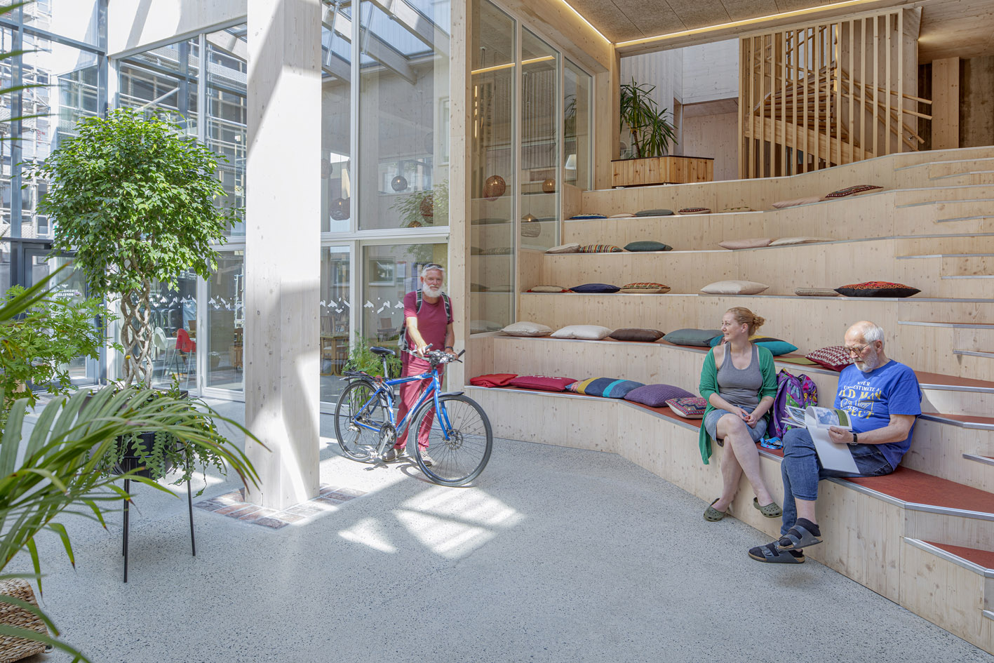 Συν-κατοικώντας στα κενά κτίρια-3