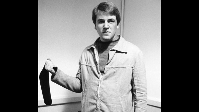 γροθιά-στο-στομάχι-της-κοινωνίας-563021404