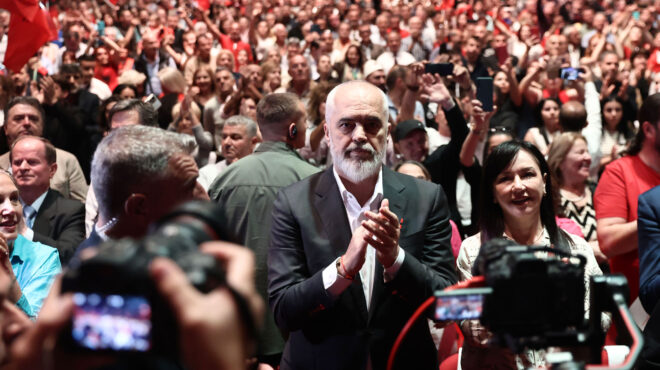 ομόνοια-ο-ράμα-εκβιάζει-τους-ελληνε-563027521