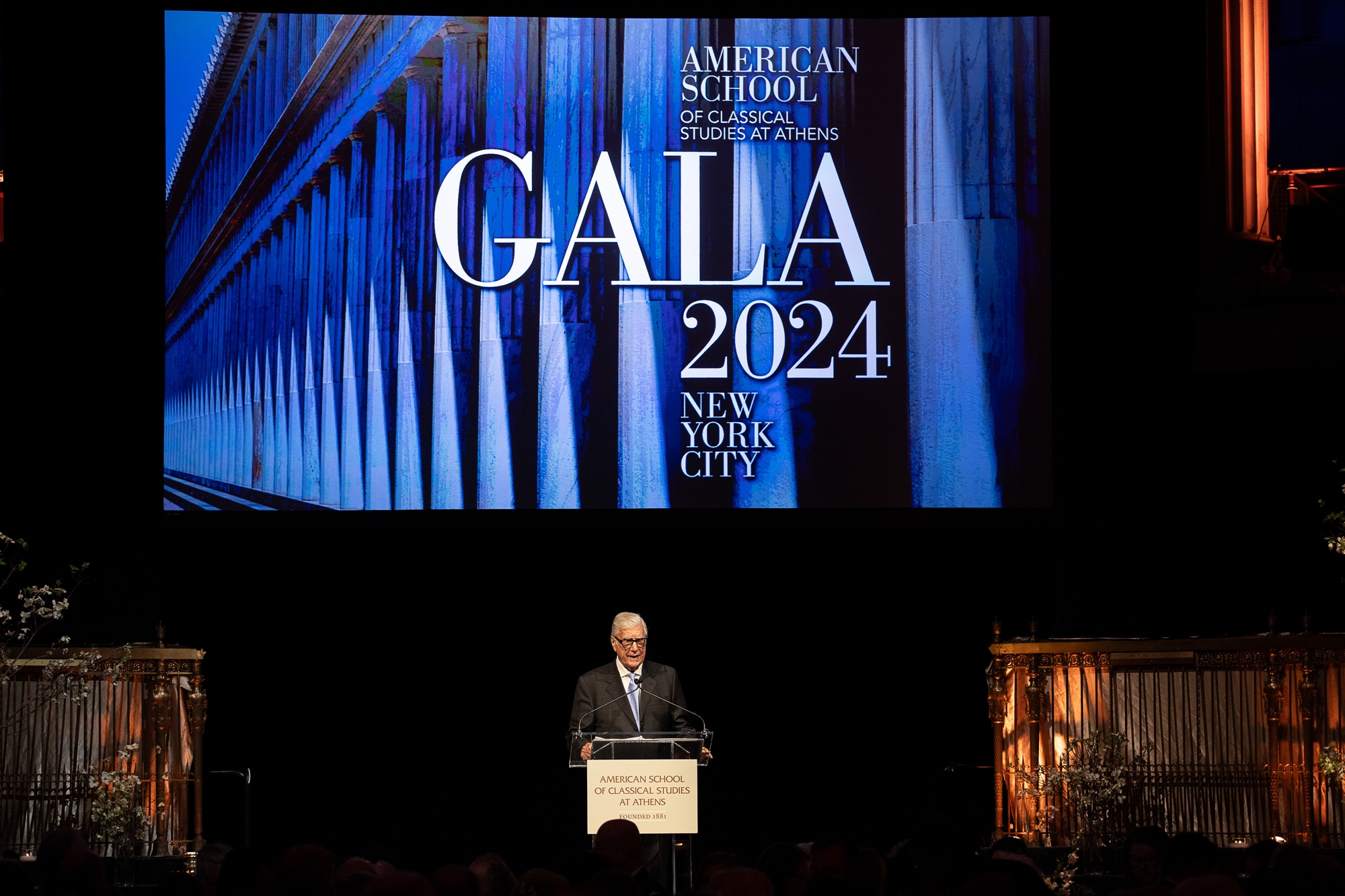 Στο γκαλά της Αμερικανικής Σχολής Κλασικών Σπουδών τιμήθηκε η Μαίρη Λέφκοβιτς-1