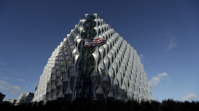 αντιμέτωπη-με-απλήρωτες-κλήσεις-ύψ-563035645