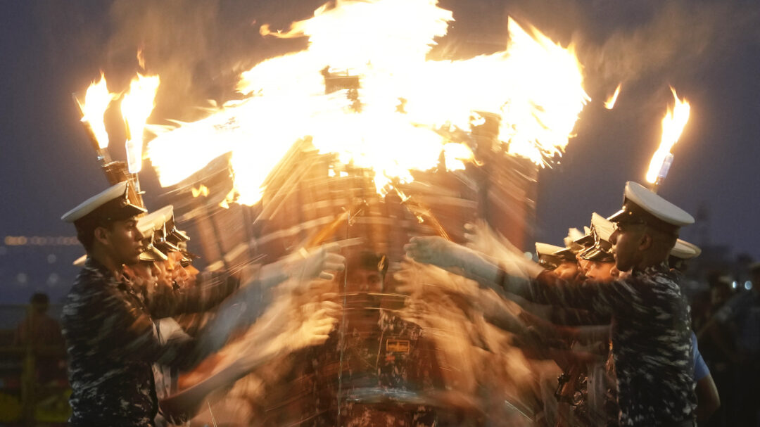 κούρσα-κίνας-ινδίας-για-ναυτική-ισχ-563037877