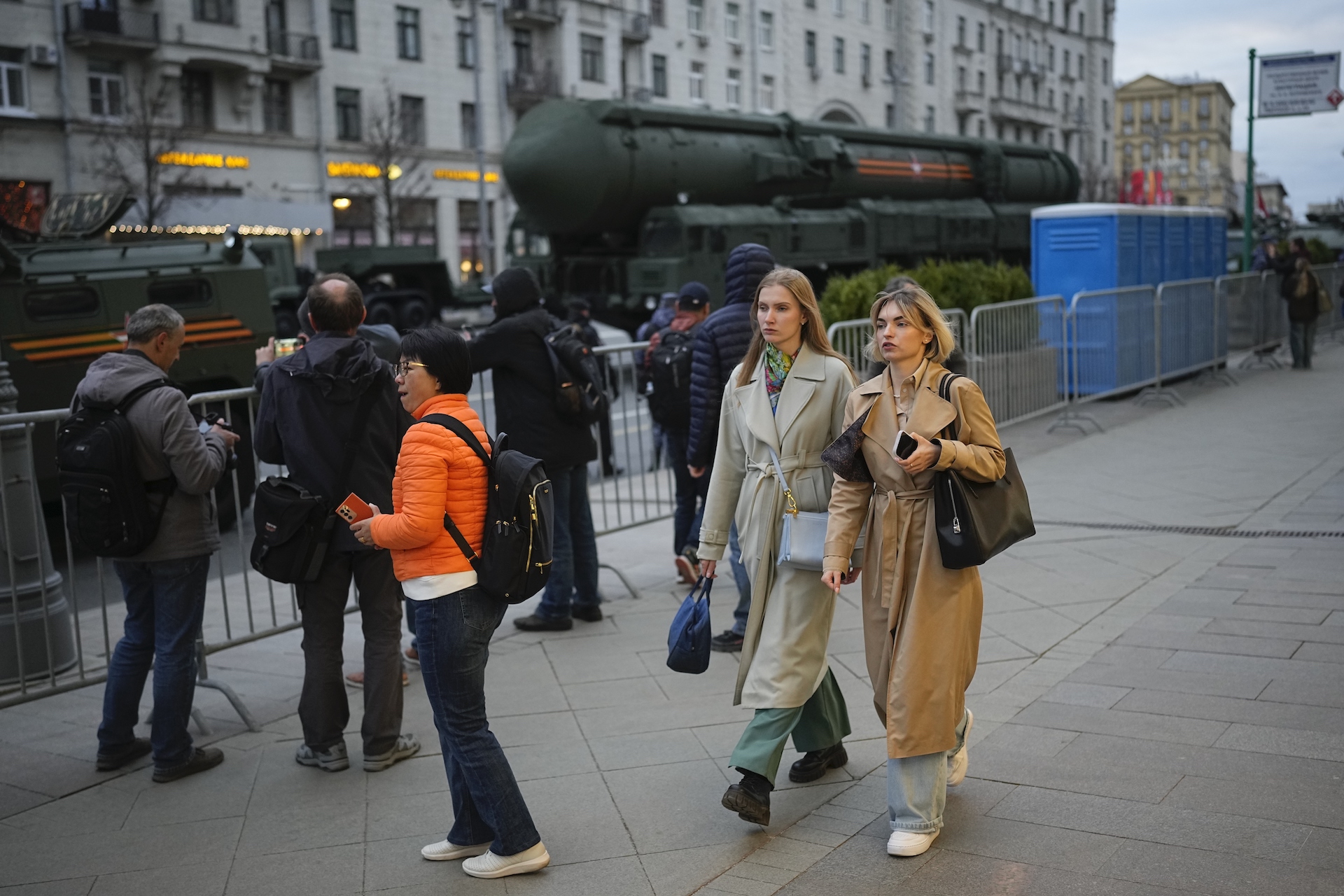Τι σκέφτονται, πραγματικά, οι Ρώσοι πολίτες για την εισβολή στην Ουκρανία;-1